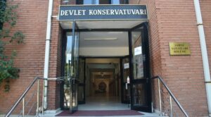 Anadolu Üniversitesi Devlet Konservatuvarı (Université Anadolu, Conservatoire d'État)