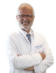 Dr. Mustafa Karahan. meilleurs chirurgiens plasticiens en Turquie
