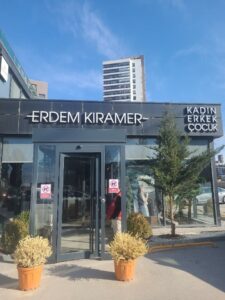 Erdem Kıramer (Chaîne nationale, nombreuses succursales)