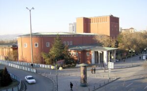 İstanbul Devlet Opera ve Balesi (Opéra et Ballet d'État d'Istanbul) - École de Ballet