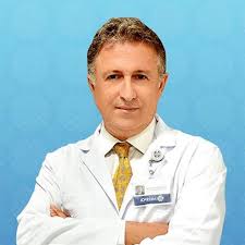 Professeur Dr. Ahmet Yilmaz – Spécialiste Gériatrique