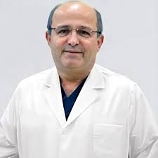 Pr. Dr. Azmi Hamzaoğlu- meilleurs chirurgiens de la colonne vertébrale de Turquie